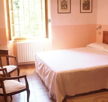 Le Camelie Bed & Breakfast Brissago-Valtravaglia ภายนอก รูปภาพ