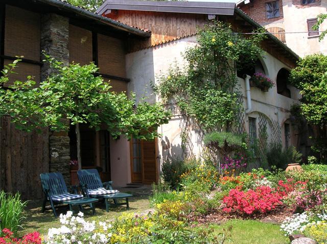 Le Camelie Bed & Breakfast Brissago-Valtravaglia ภายนอก รูปภาพ